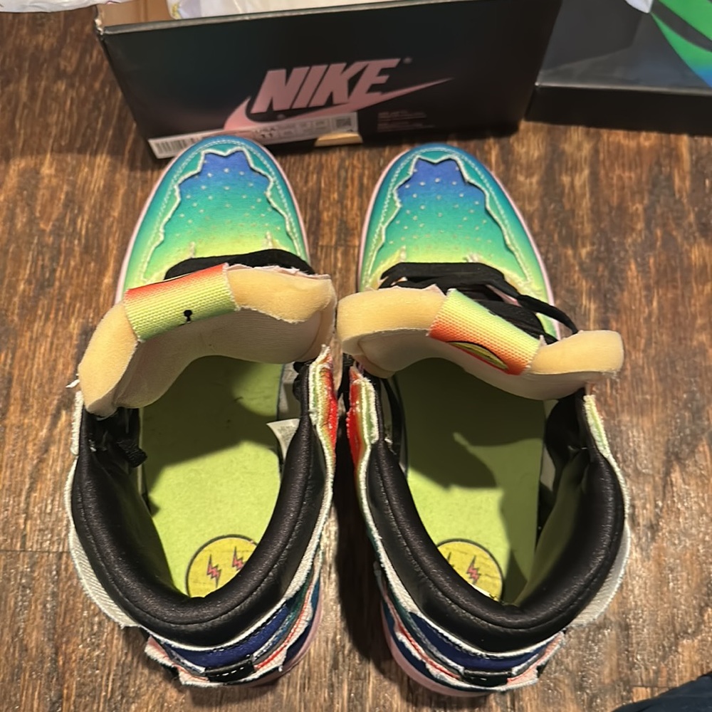 J. Balvin x Air Jordan Retro 1 OG High — Colores Y Vibras 🔥🔥🔥 - Picture 7 of 7